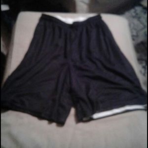 I am selling gym shorts